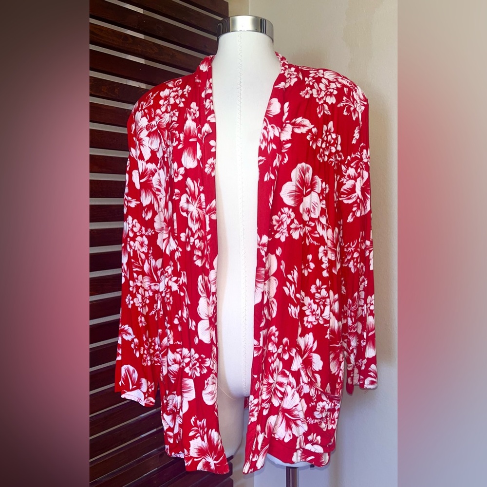 Vintage 1980s 80s Red & White Floral Hawaiian 3/4 Sleeve Light Cover Up Jacket